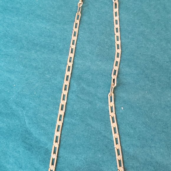 2/10 Gold tone necklace with white faux stone - Picture 4 of 4